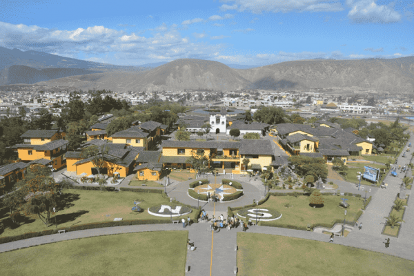 quito-ecuatorial-line5-min